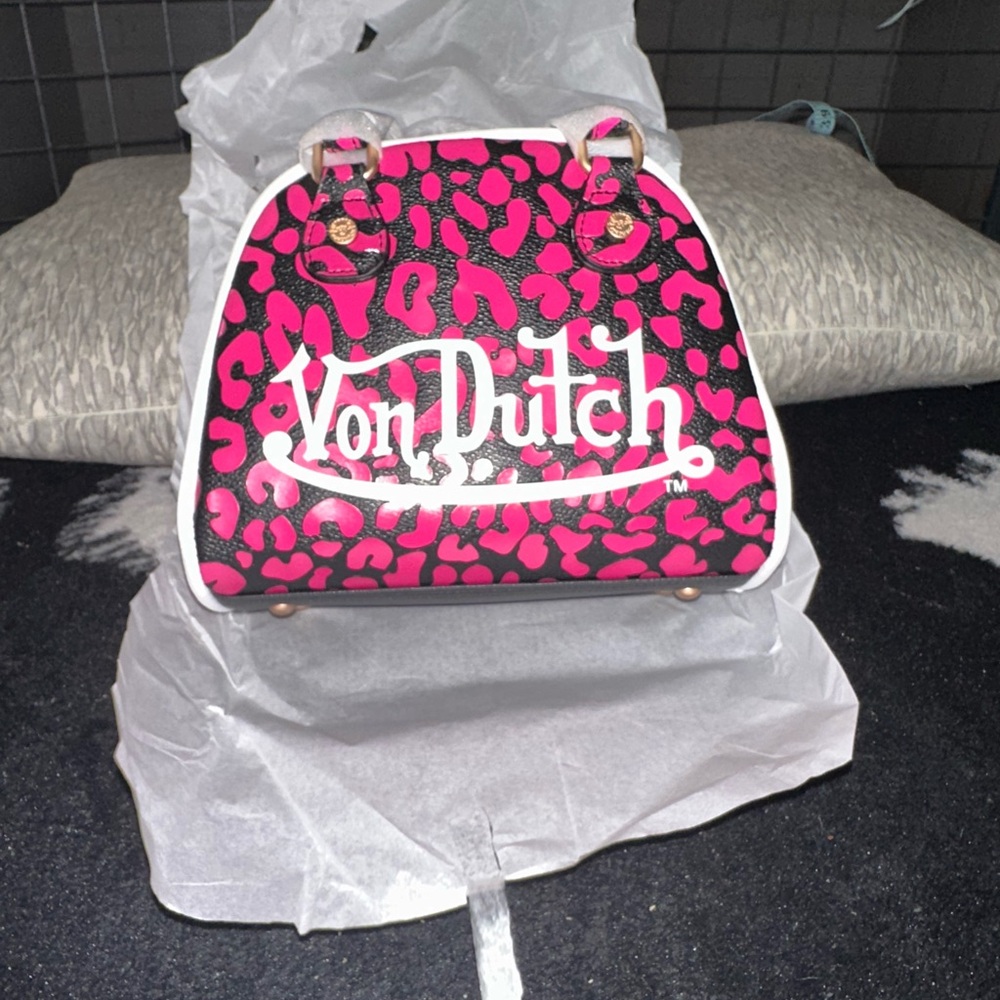 Von Dutch Leopard Bowling Bag Mini in Pink and Black